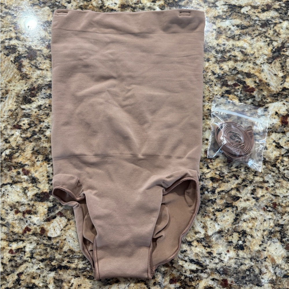 SKIMS High-Waist Shaping Brief Small